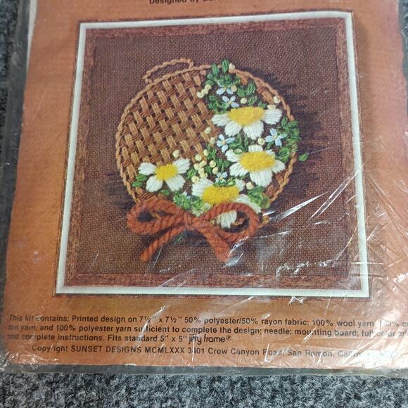 Vintage Jiffy Stitchery Daisies On A Basket Kit #214 Barbara Jennings - Picture 5 of 6